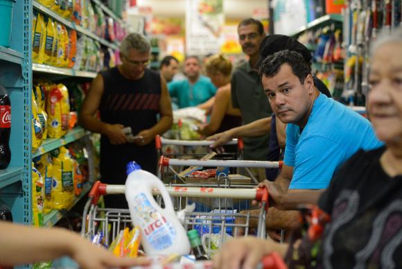 Preço da cesta básica cai em 21 capitais, diz Dieese