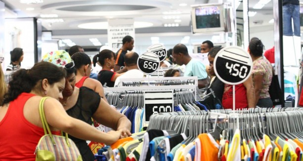 Confiança do comércio atinge maior nível desde julho de 2014