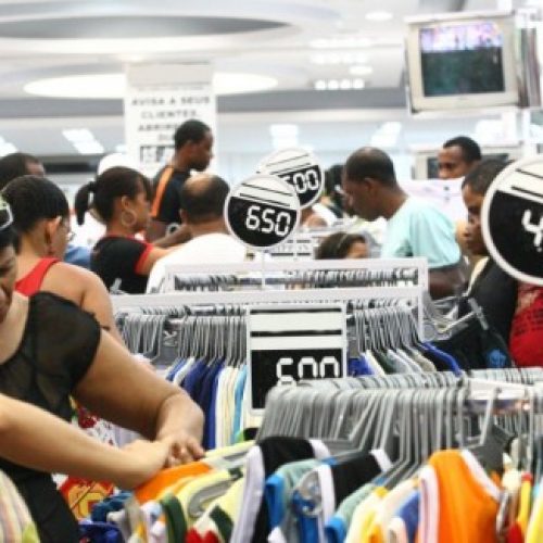 Confiança do comércio atinge maior nível desde julho de 2014