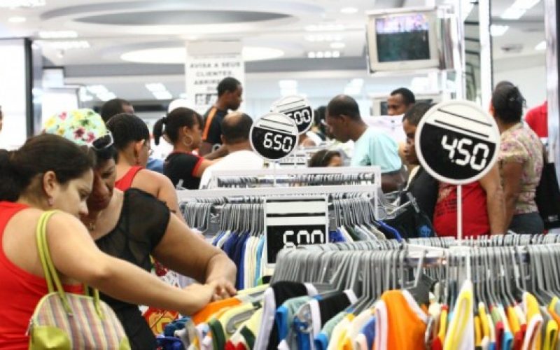 Confiança do comércio atinge maior nível desde julho de 2014