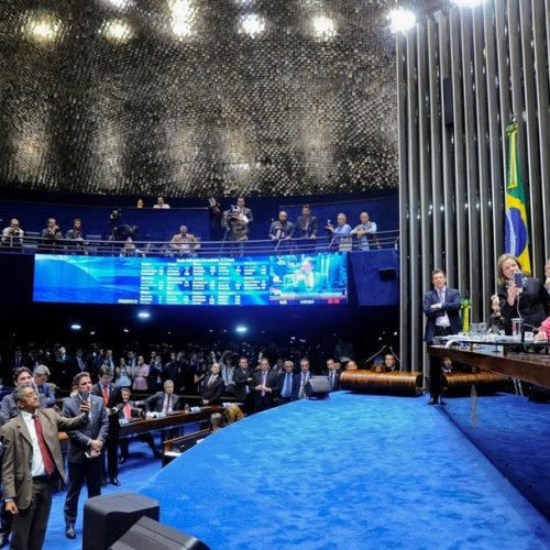 Reforma trabalhista é aprovada no Senado, confira o que muda na lei