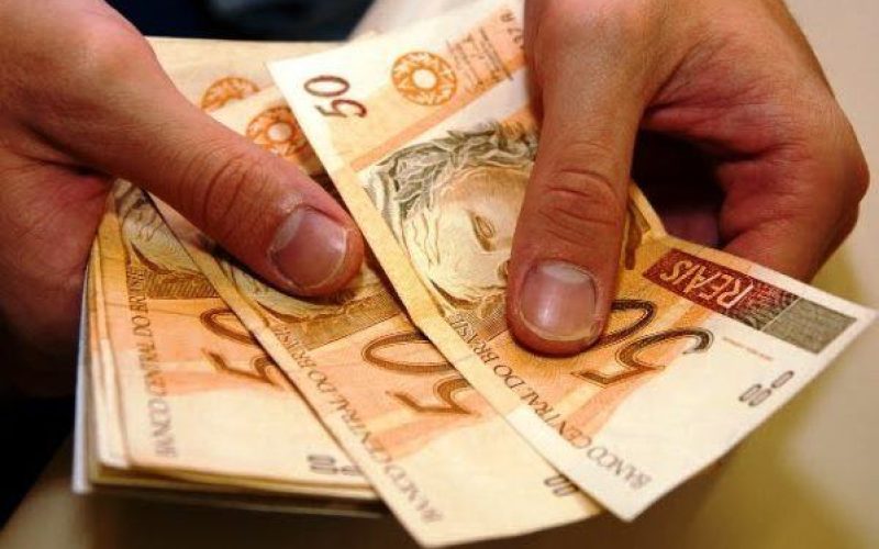 Salário mínimo de R$ 954 entra em vigor